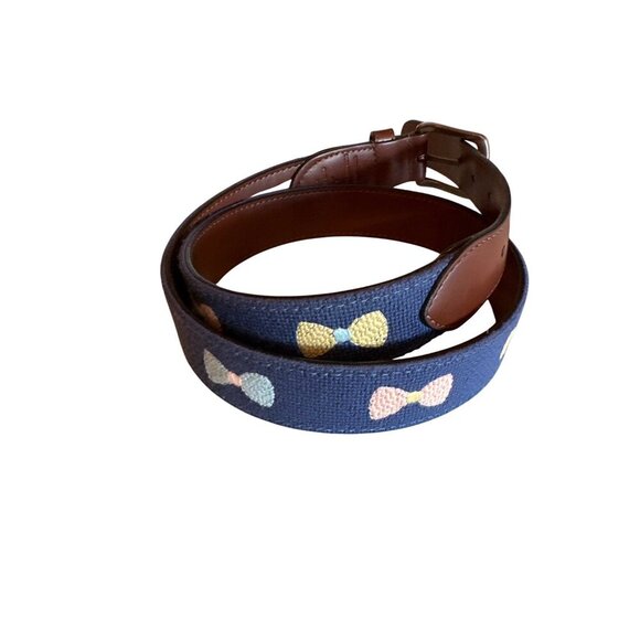 Tommy Bahama Navy Canvas Belt With Leather Trim & Bow Tie Embroidery Small - Picture 2 of 5